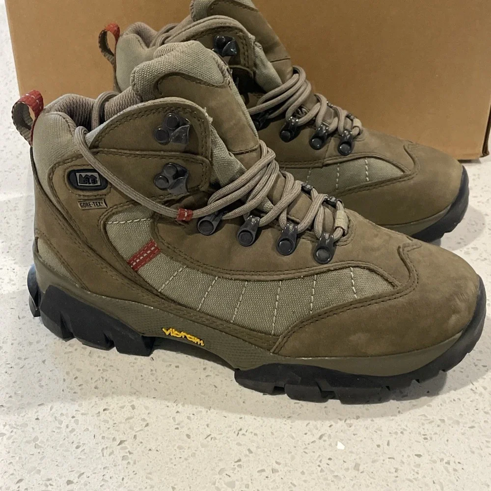 Rei Goretex Women's Monarch Leather Hiking Boots Vibram Soles‎ Size US 8